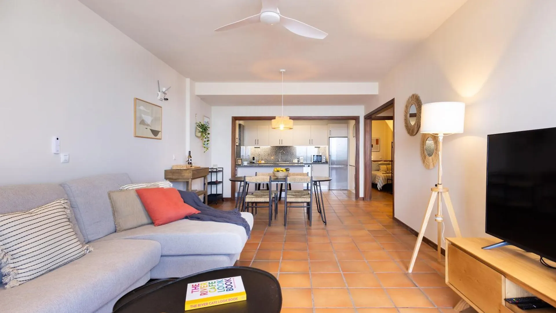 Spectacular Beachfront Loft-Style Casa Corina II El Médano Apartment