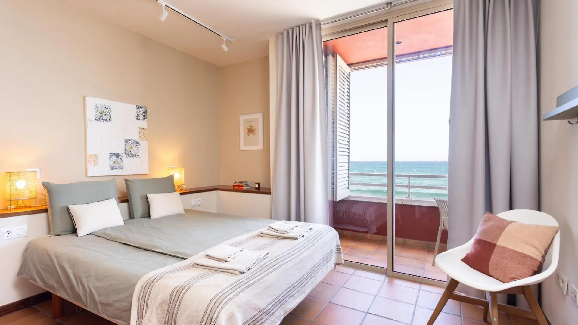 Spectacular Beachfront Loft-Style Casa Corina II El Médano Apartment